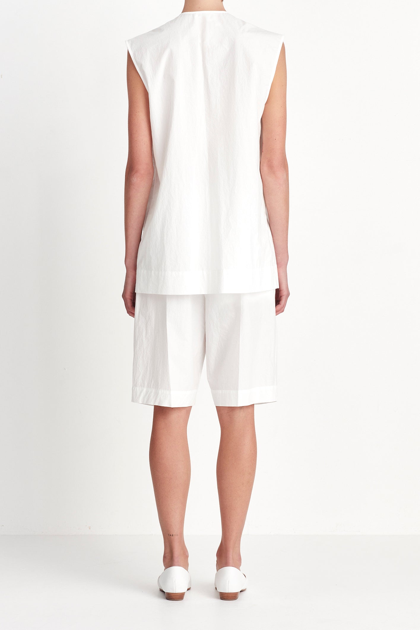 The Sleeveless Shirt